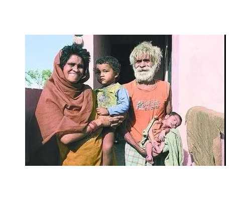 近期，重庆市一位妇女在当地一家私立医院安胎期间流产该妇女家人质